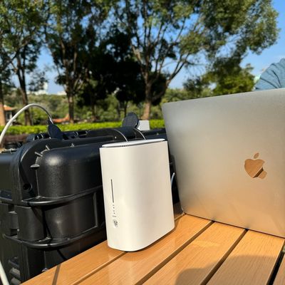 AC Pure Sine Wave 6000W Portable Power Station for Camping and Emergency Power Supply