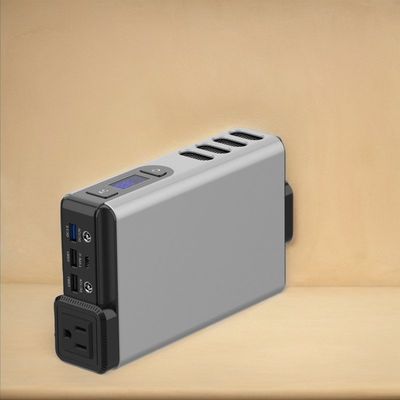 32000mAh Large Capacity Mobile Power Station with Dual USB Output and Type C Charging
