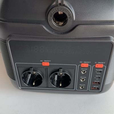 LiFePO4 Battery Charging Bank 600W Mobile Power with QC3.0 Output 18W and LED Lighting 11W