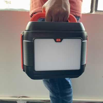 Outdoor Portable 600W Solar Power Station with Us AC Socket and Customizable Colour