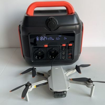 Outdoor Portable 600W Solar Power Station with Us AC Socket and Customizable Colour