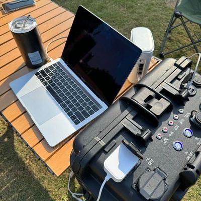 Outdoor Emergency 3000W Portable Solar Power Station with and 220V±5% AC Output Voltage