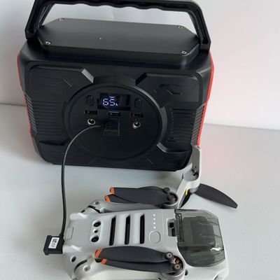 Outdoor Portable Power Station with 48000mAh Battery Capacity and 200W/300W/600W Output