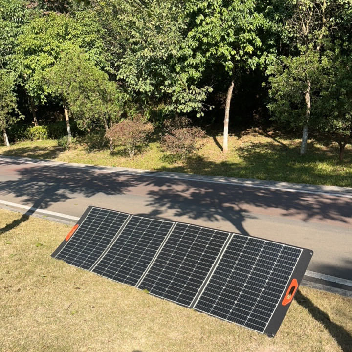 22.8% Conversion Efficiency and Foldable 200W Solar Panels for Outdoor RV Excursions