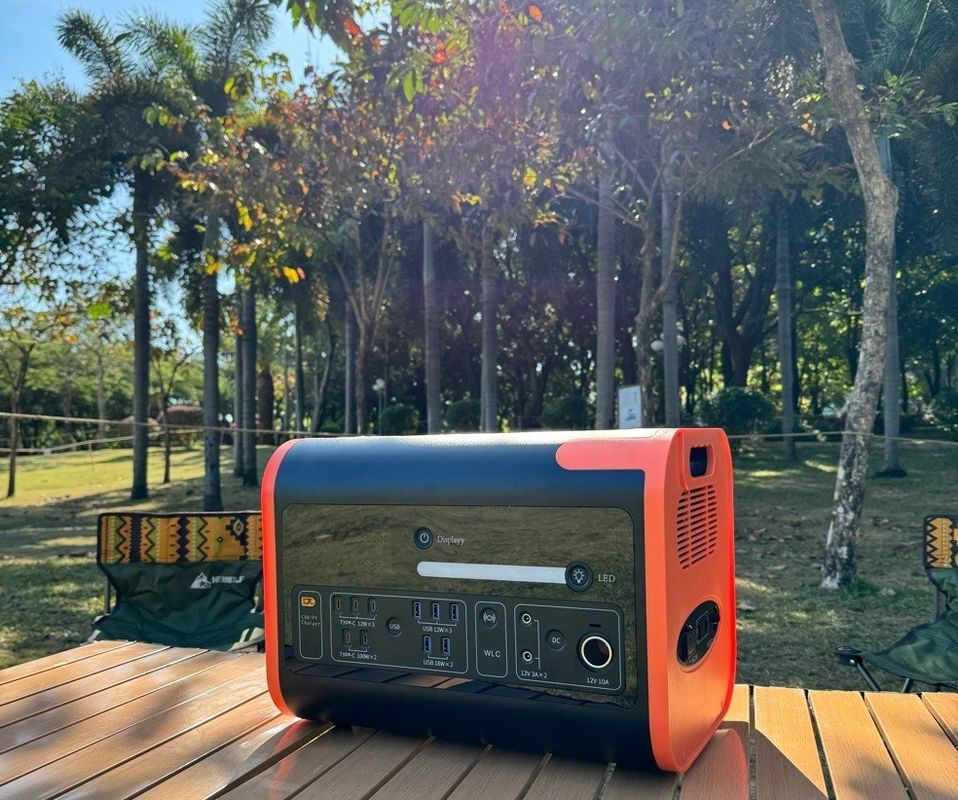 1800W 2000W 2200W Portable Rechargeable Solar Wind Power Station for Renewable Energy