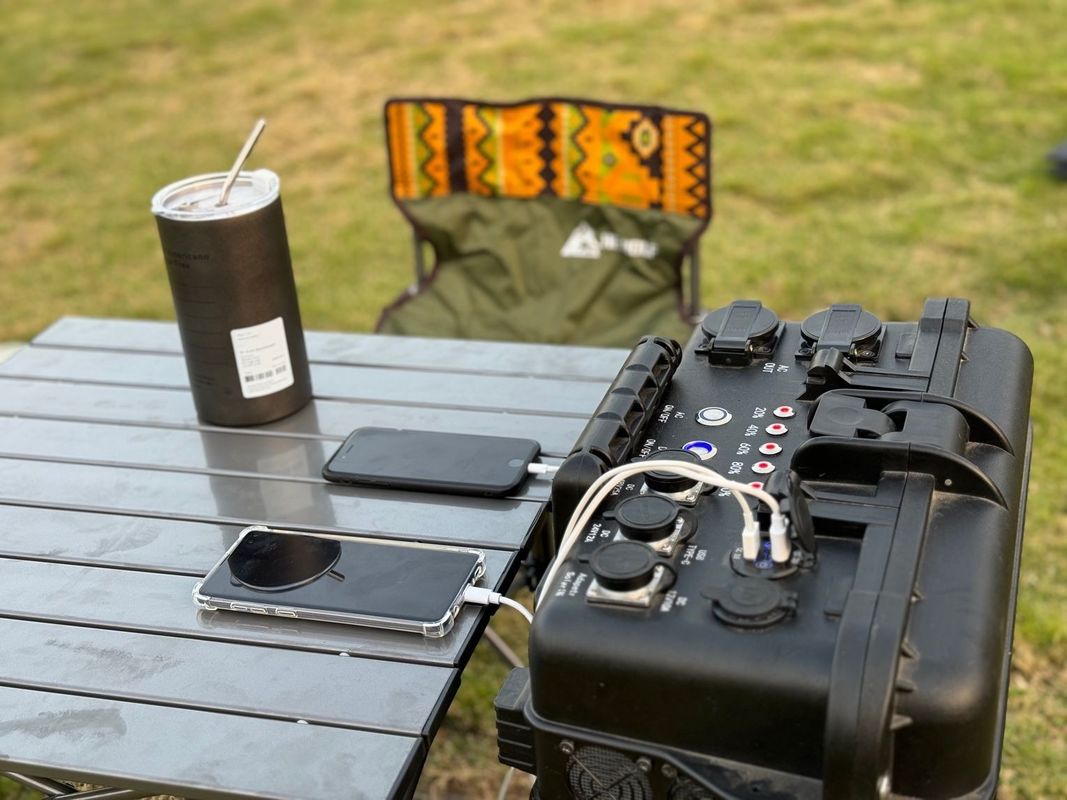 8000W Peak Power Outdoor Portable 220V UPS Power Station with AC Pure Sine Wave Output