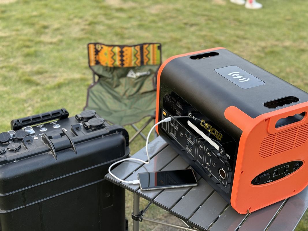 AC/DC and Wireless Charging Capable Portable Solar Energy Storage Power Station 2200W