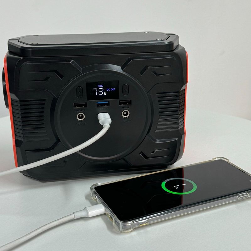 Europe Market Solar Wind Generator 200W Energy Storage Power for Camping and Emergency