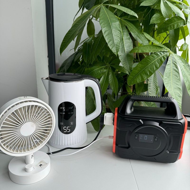 288wh/14.4V/20ah/80000mAh Battery Capacity Solar Power Station for Outdoor Activities