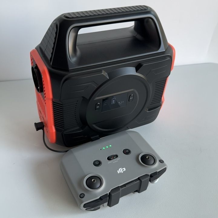 300W/110/220V-50Hz/60Hz Portable Solar Power Station with Standby Power Function