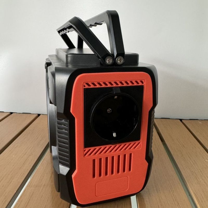12V-16.8V/6A DC1 2 Output 200W/300W/600W Portable Power Station for Outdoor Emergency