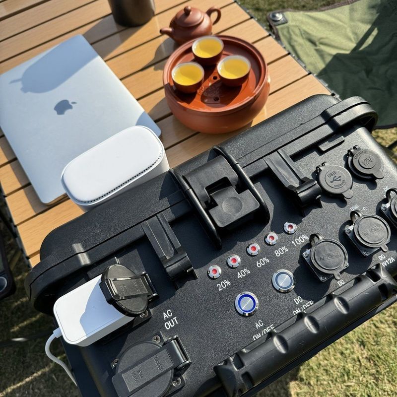 Built-in Fire Extinguishing Device Portable Pull Rod with Pulley Solar Charging Station